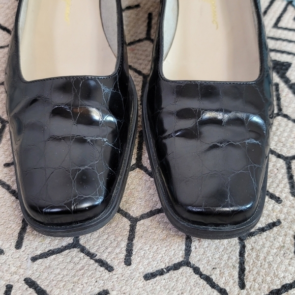 SALVATORE FERRAGAMO BLACK LEATHER WEDGE LOAFER, SZ 8.5 - Picture 3 of 16